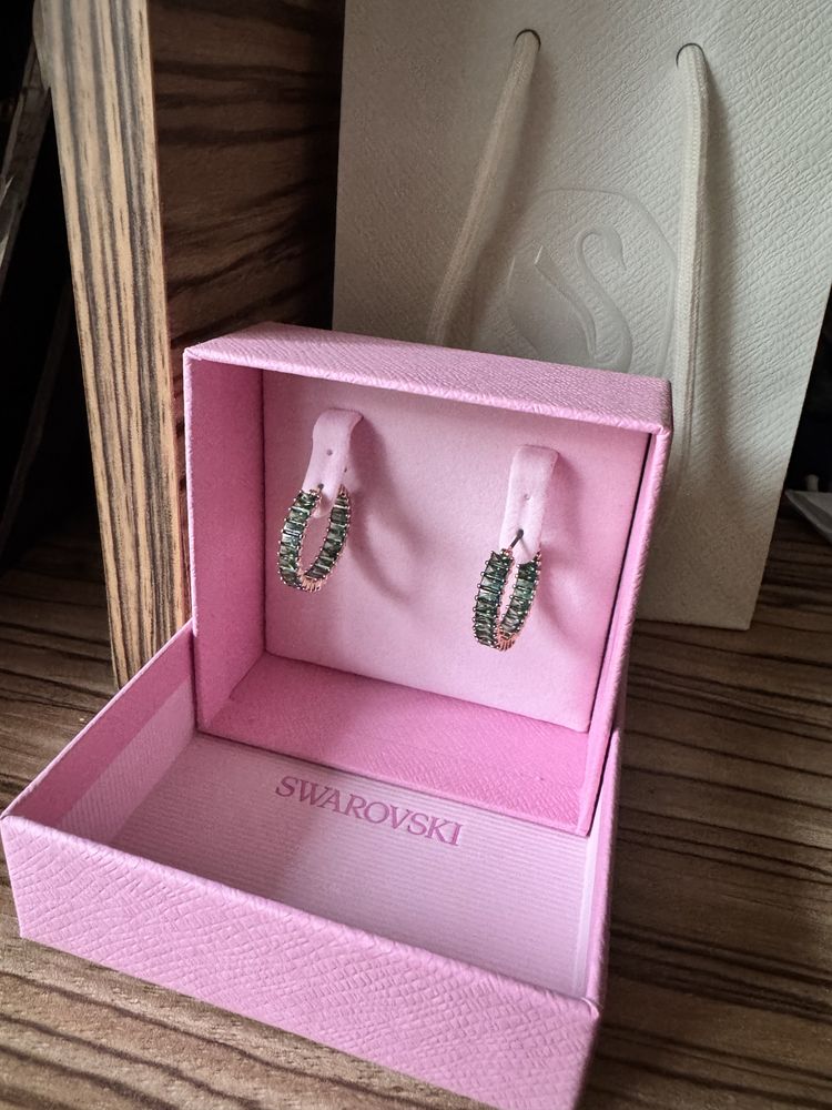 Обеци Swarovski,състоянието им е чисто ново