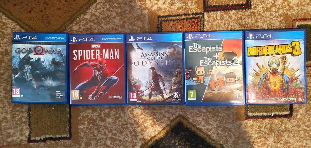 Consola playstation 4 PS4 Fat Reconditionata cu 5 jocuri si maneta!