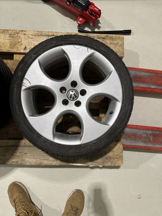 джанти 17 VW оригинални с летни гуми Dunlop sport maxx 215/40/17