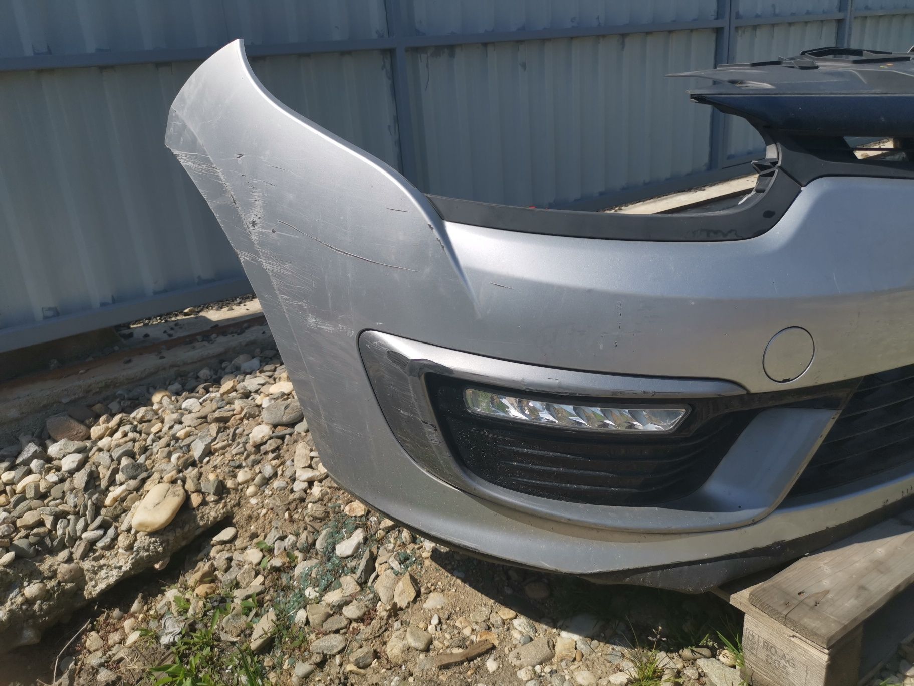 Bara fata completă Renault megane 3 facelift 2015