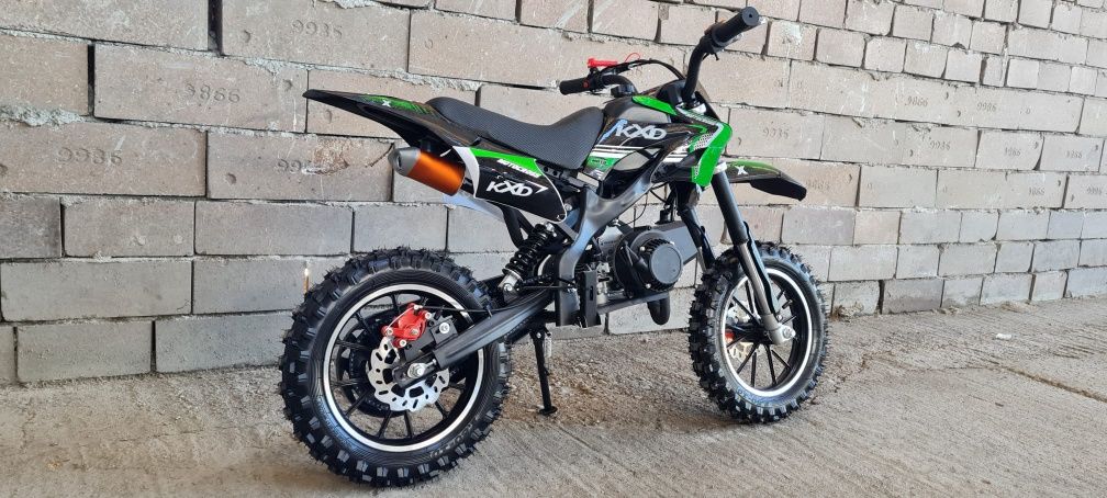 Cross 49cc adus din Germania pentru copii cu motor pe benzina in 2 t