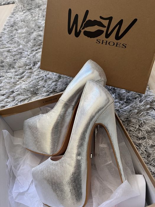 Дамски обувки на висок ток