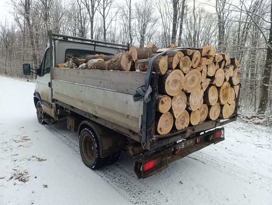 Transport lemne pentru foc