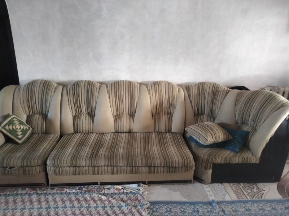 Диваны сатылады жагдай жаксы 870еки71еки395алты
