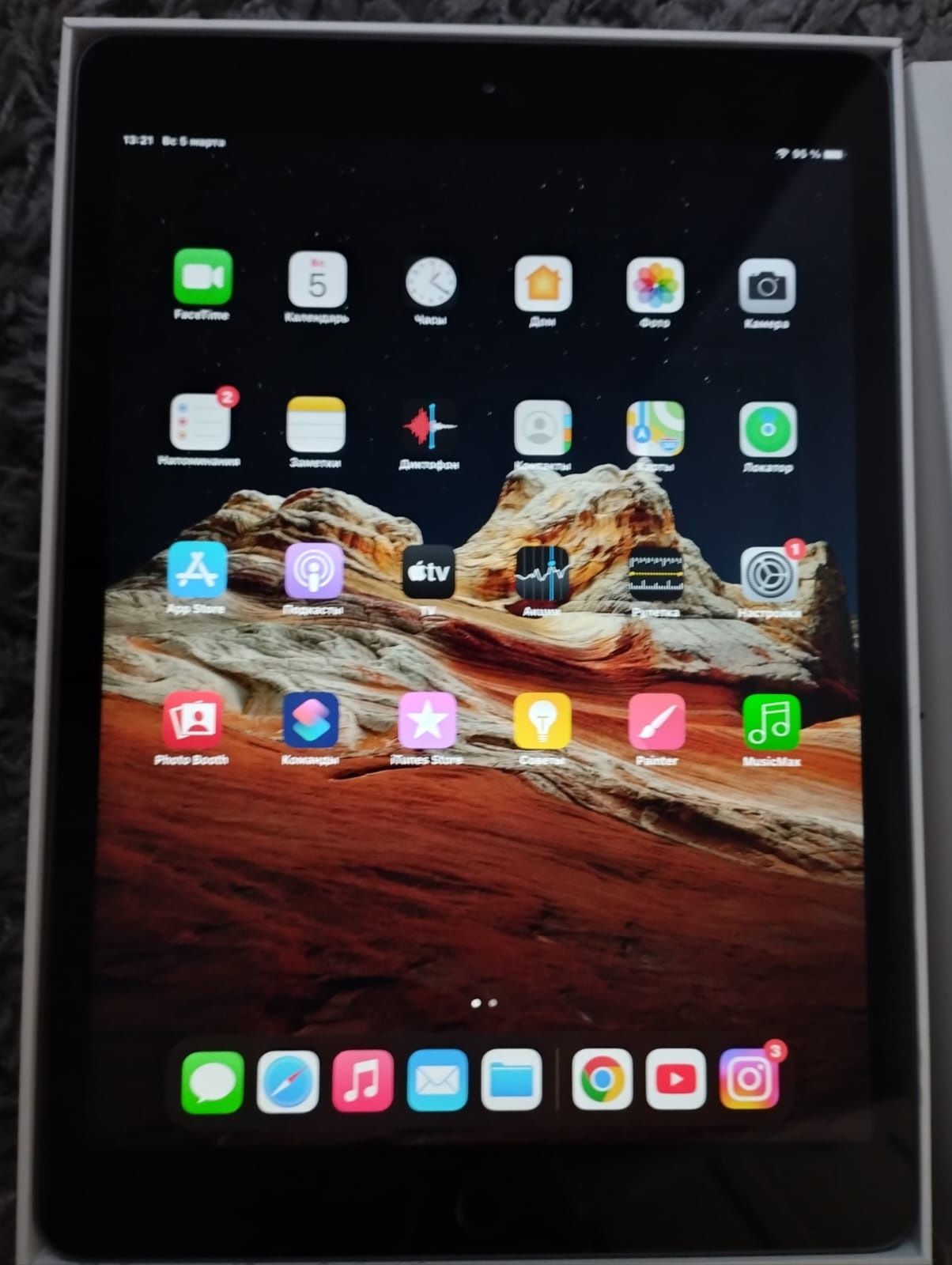 Продам iPad 10.2 32 gb
Зарядка оригинал