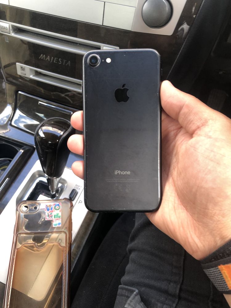  iPhone 7 128gb rm/a black