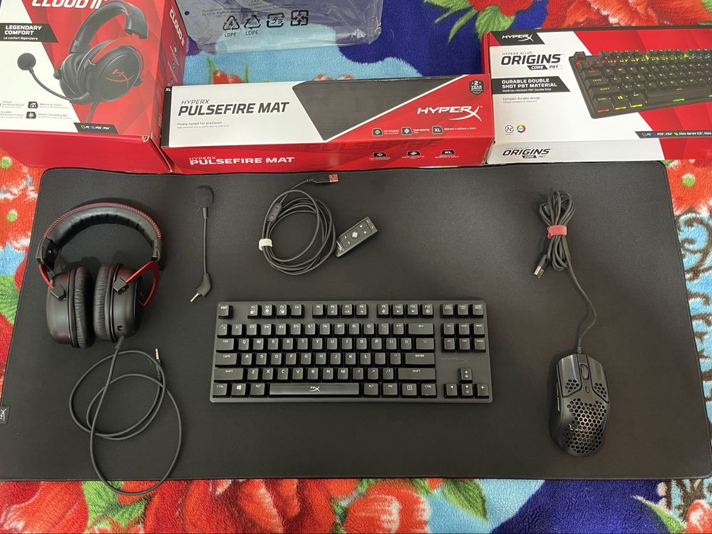 HyperX клава+мышка+наушники+ковер