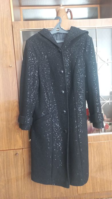Продам женские куртки