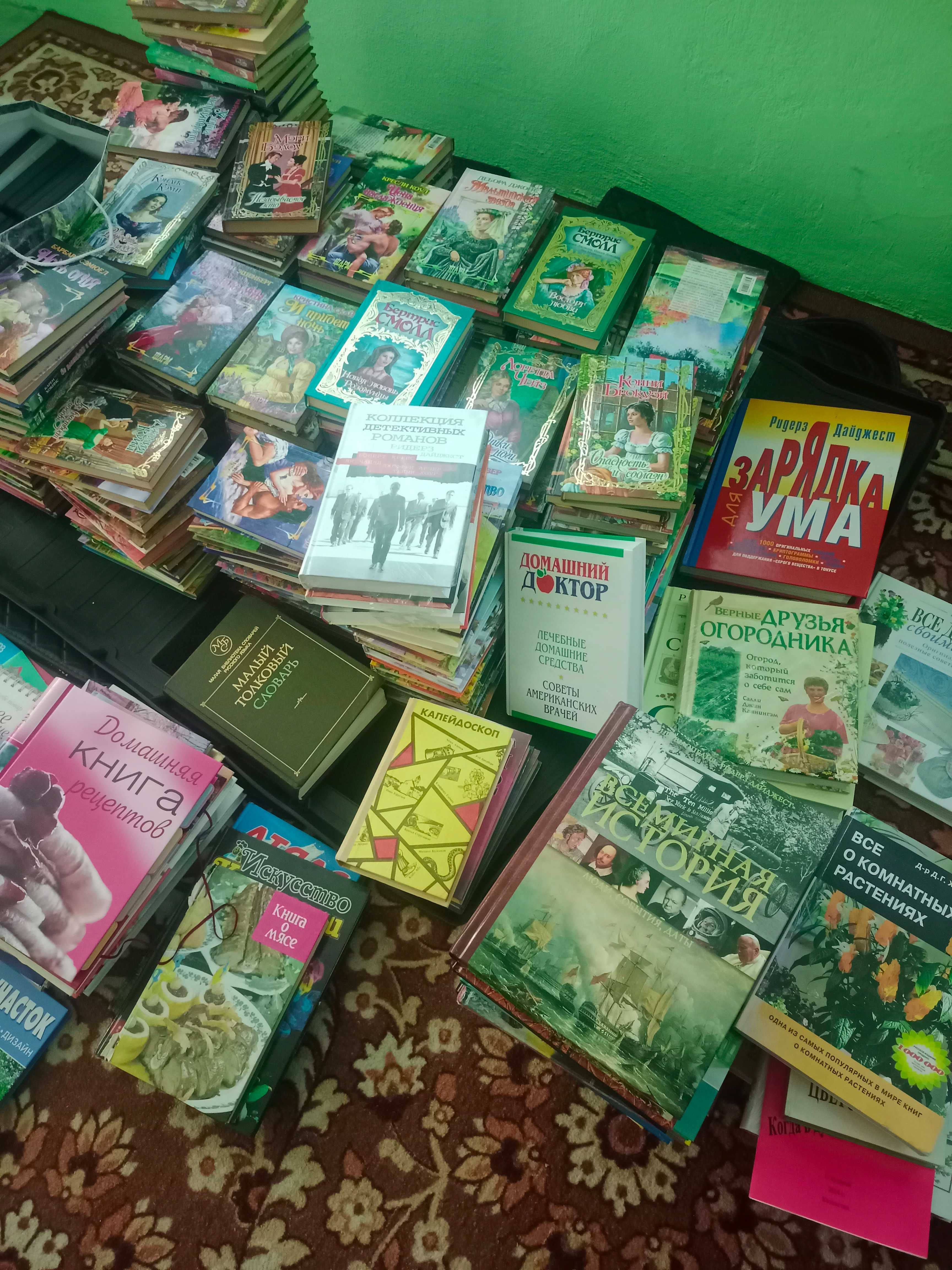 Продам книги разные.