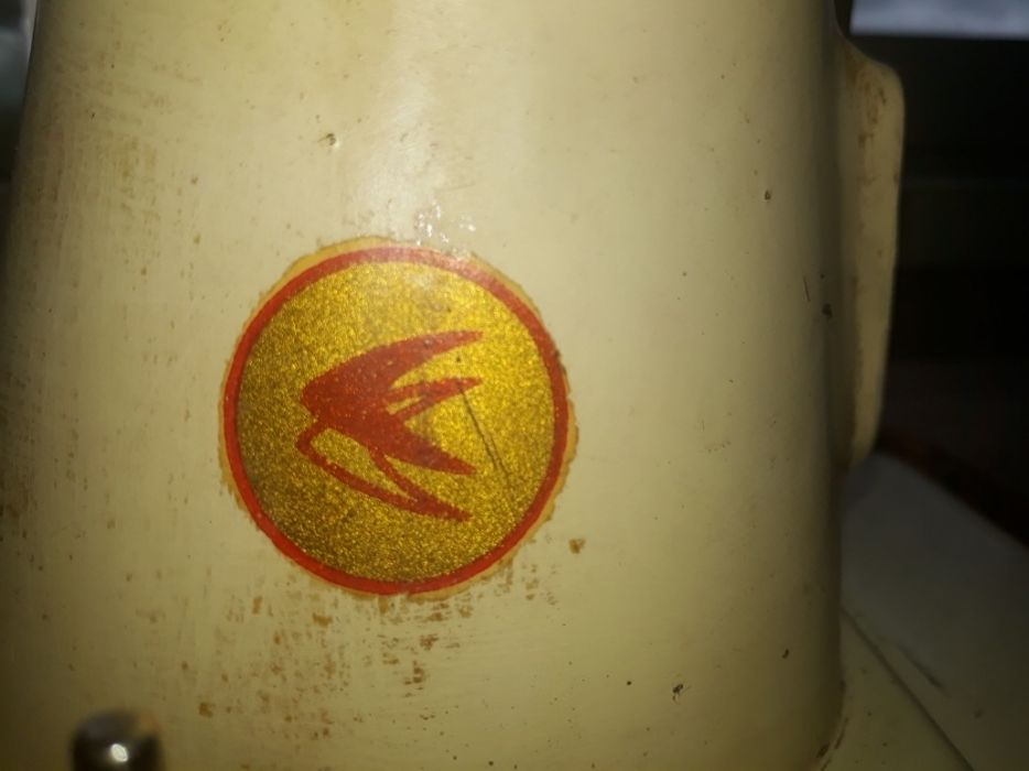 продаю швейную машину ножную