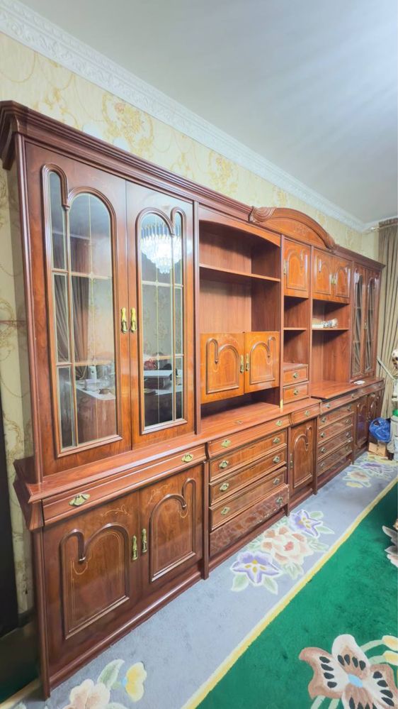 Продам стойку зала в хорошем состоянии, размером 4-4 с половиной метра