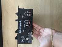 Mixer Numark M101