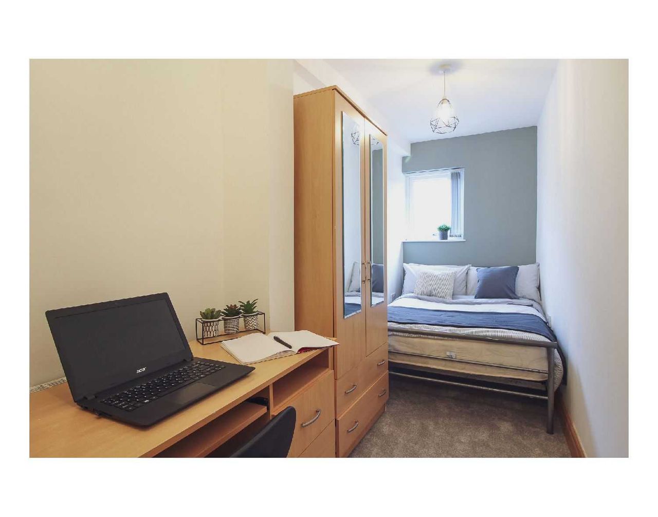Дава се под наем Двустаен апартамент в София, Център - 55 кв.м за 392.7 € - Снимка #1