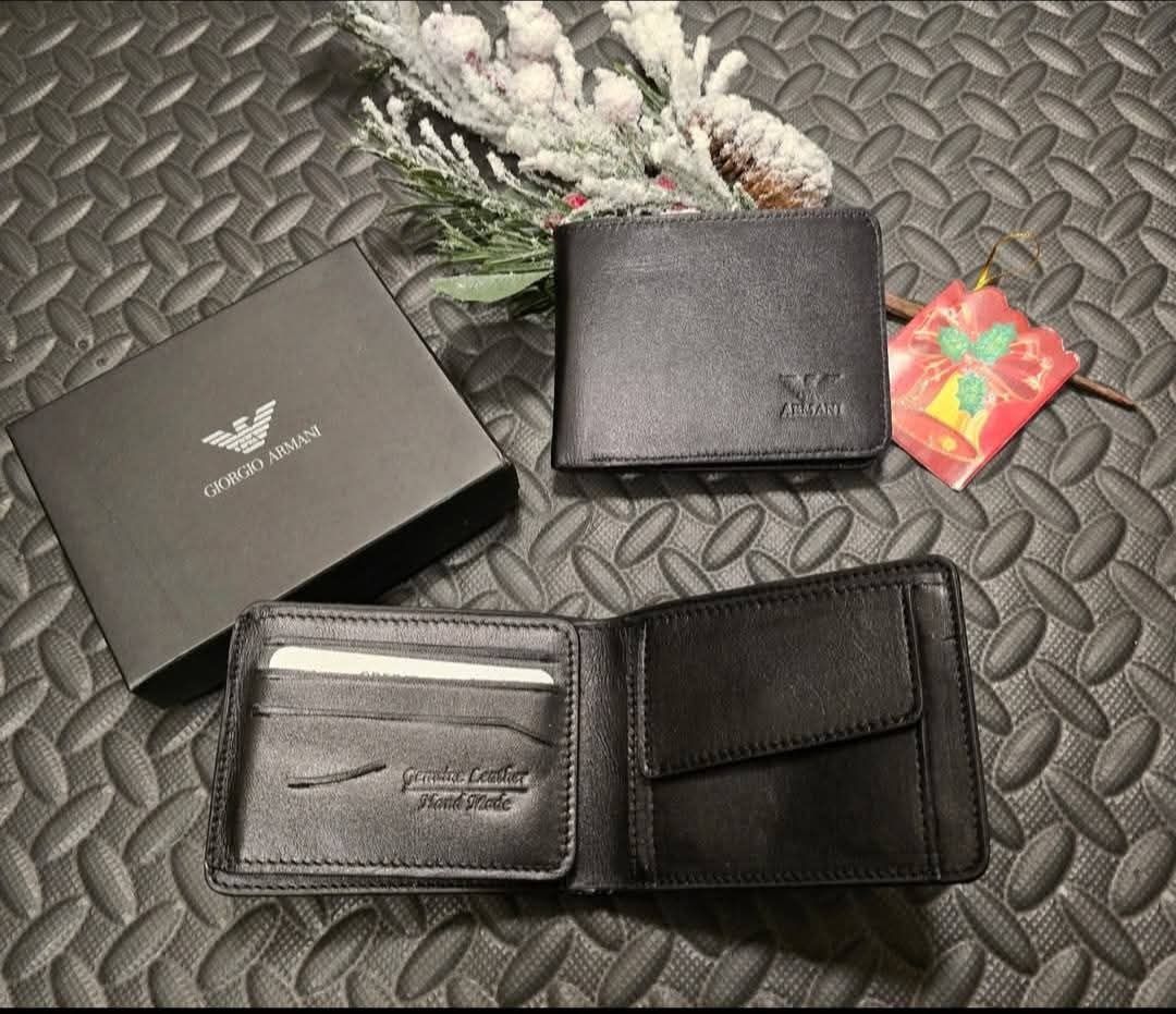 Мъжки портфейли Boss и Armani  естествена кожа,няколко модела - 40 лв.