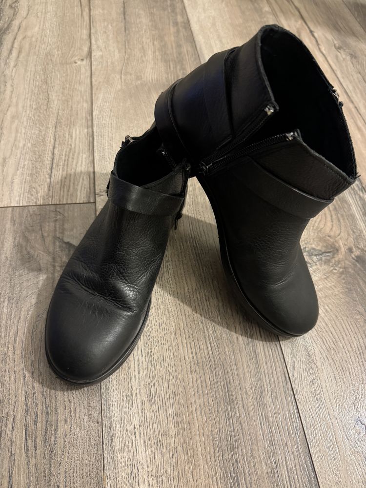 Ghete Zara piele 34