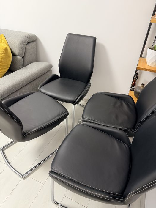 Vand 5 scaune bucatarie