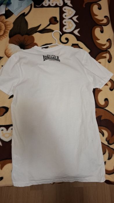 Продавам тениска на Lonsdale като нова