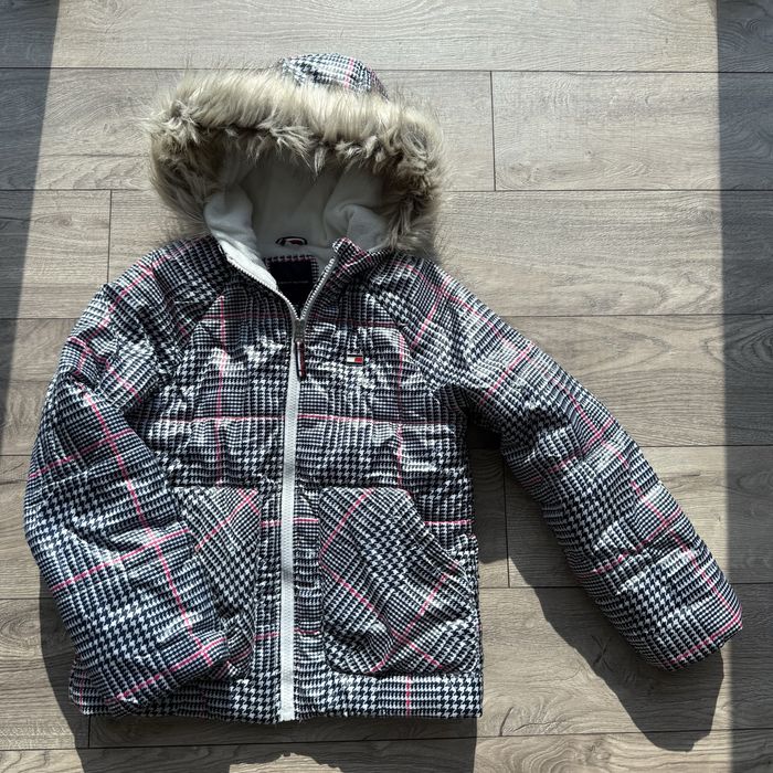 Продам куртку демисезонную на девочку