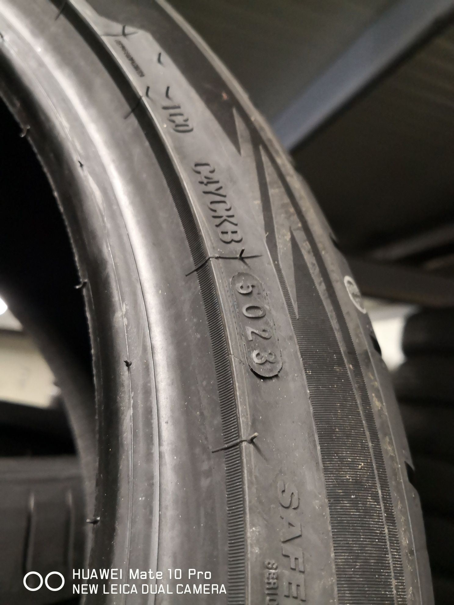 255 35 19 цола нови гуми nokian dot 23