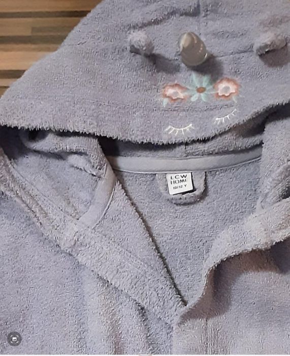 LC Waikiki лилав халат/хавлия за баня 10-12г.