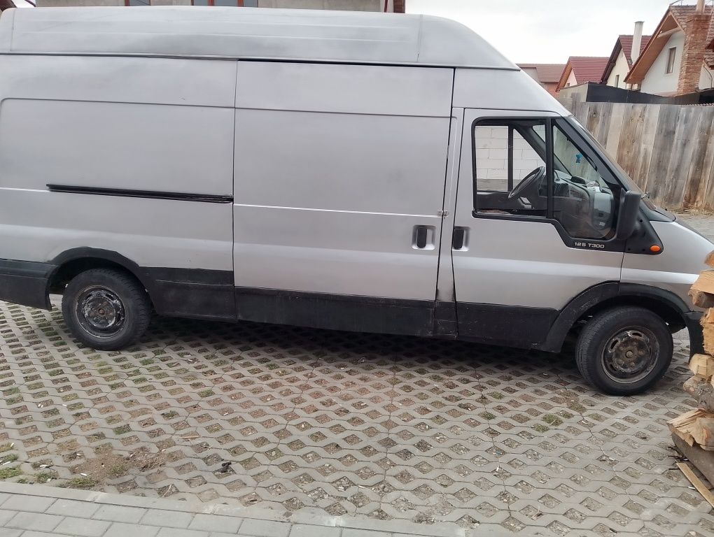 Vând sau schimb cu camioneta basculabila