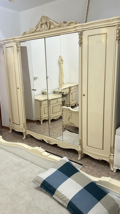 Спальный гарнитур
