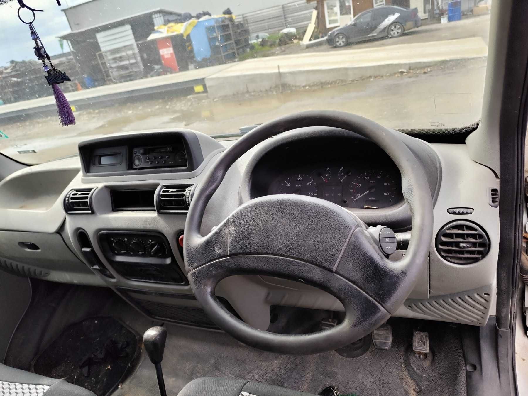 Renault Master 2.2dci - 90к.с  - 2002г. на части
