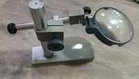 Советский микроскоп с большой линзой