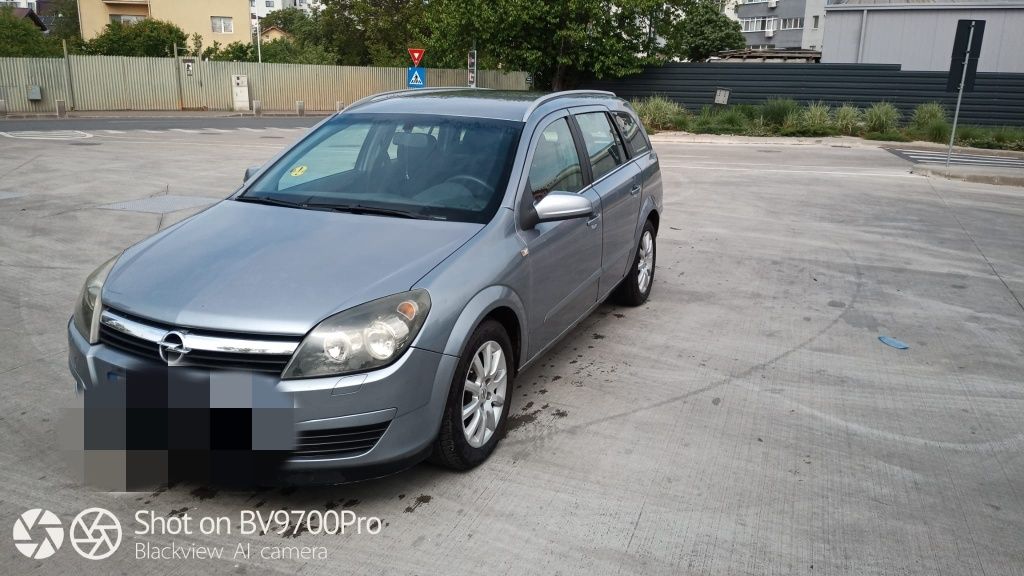 Mașină Opel Astra H