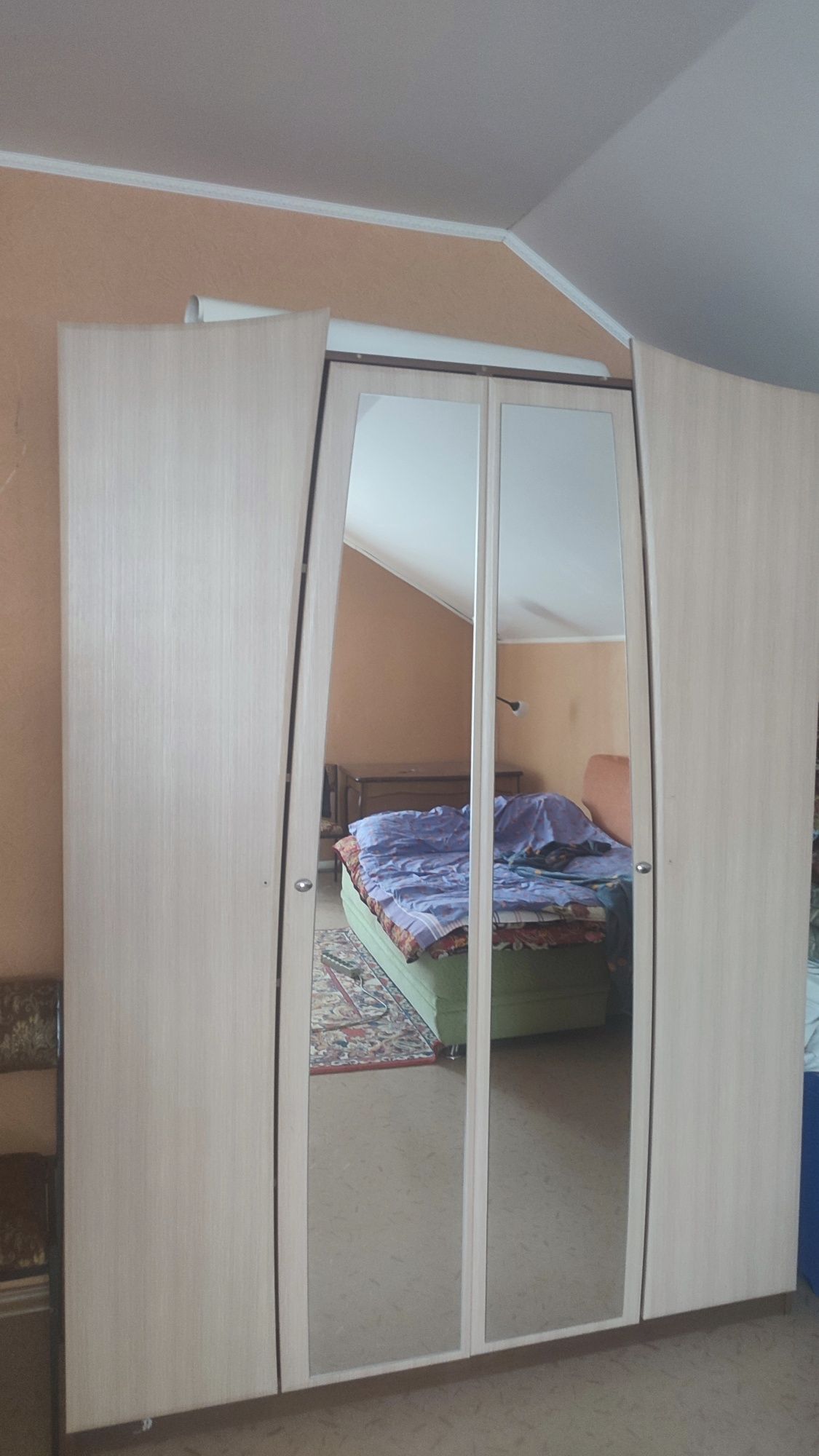 Продам шкаф в хорошем состоянии