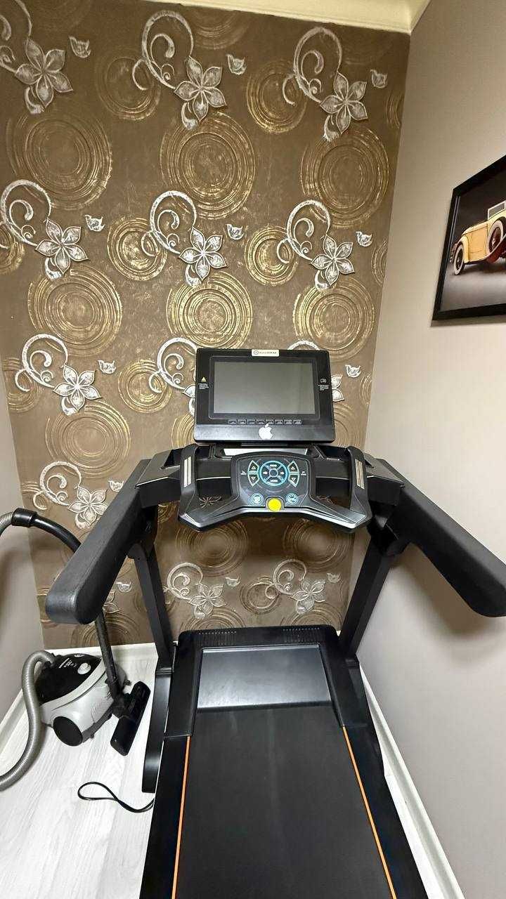 Беговая дорожка LifeGYM LGM-770 | С Wi-Fi и YouTube
