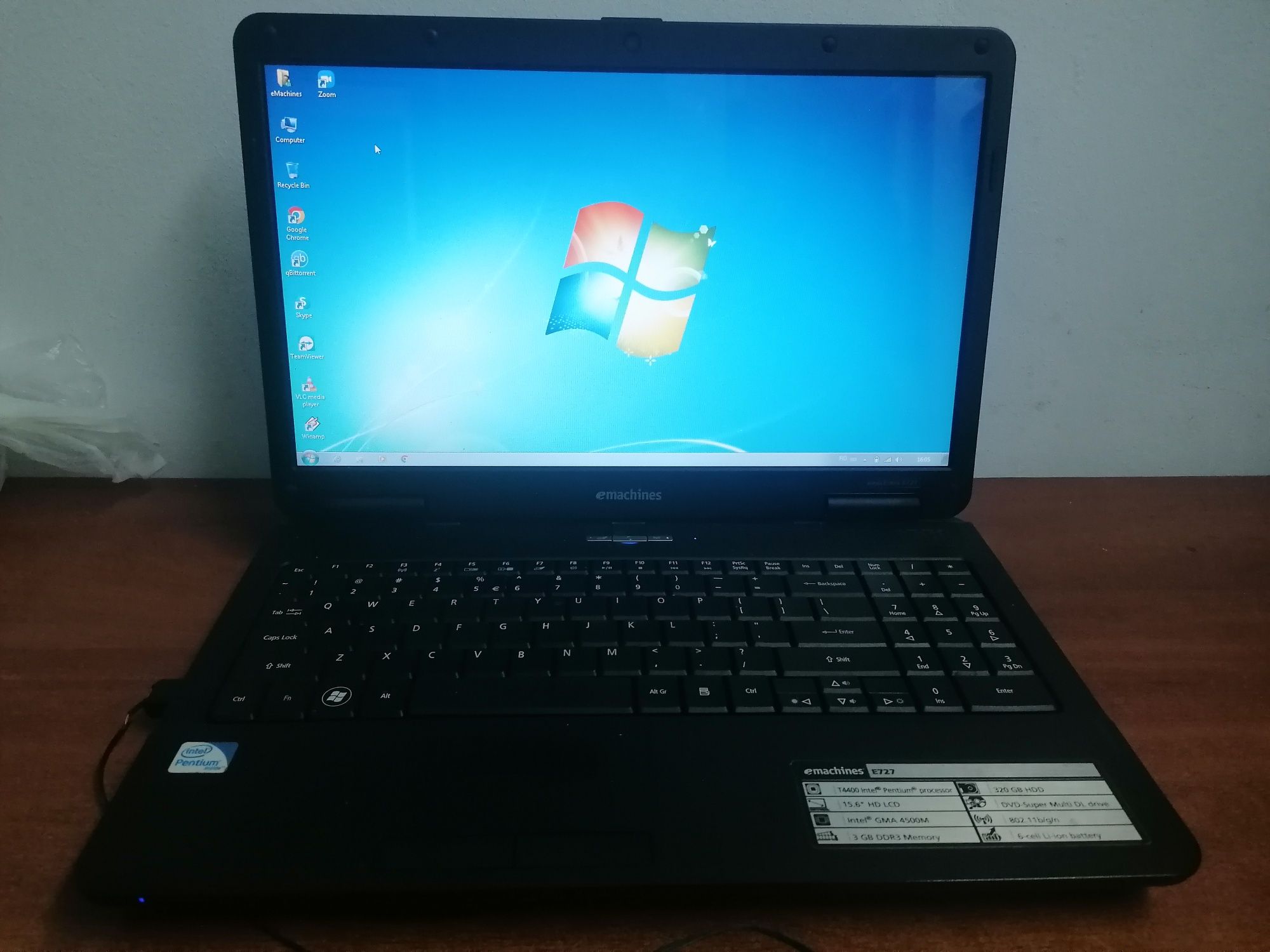 Laptop Acer Emachines E727