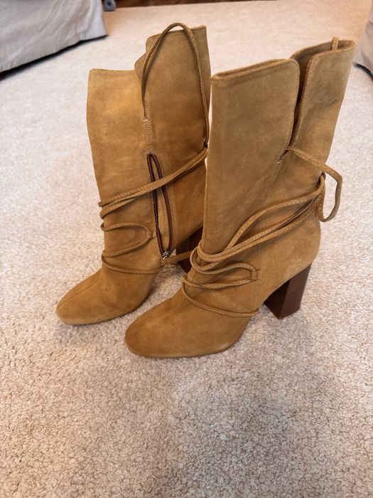 Cizme cu toc, piele intoarsa, bej