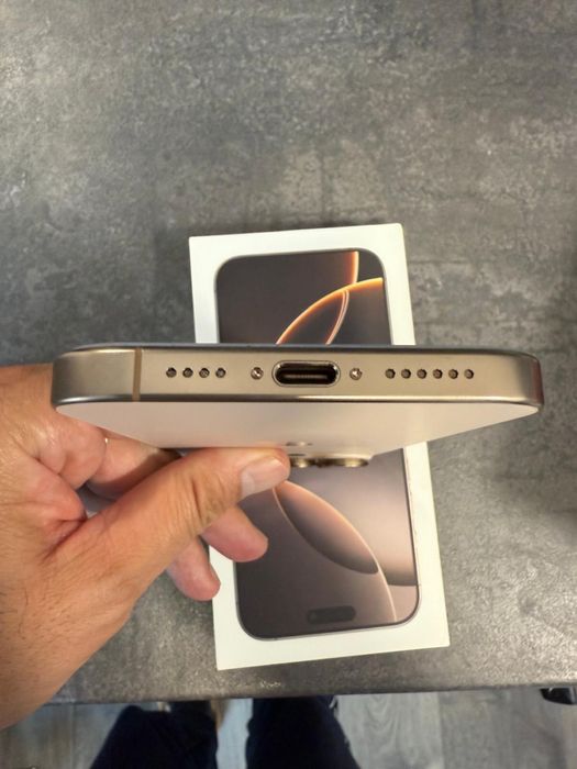 iPhone 16 Pro Max,256GB,Impecabil,garantie 12 luni