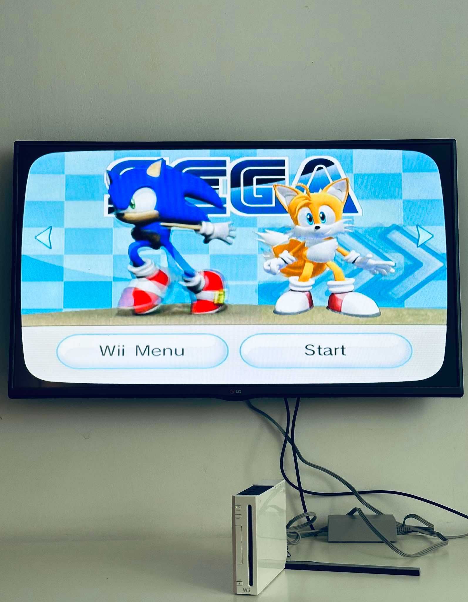 Пълен комплект Nintendo Wii с 3000+ инсталирани игри + аксесоари