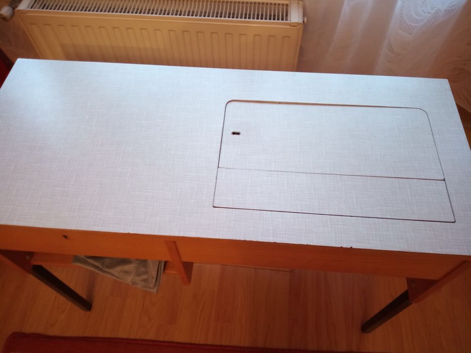 Vând mașină de cusut Pfaff 294 cu masă