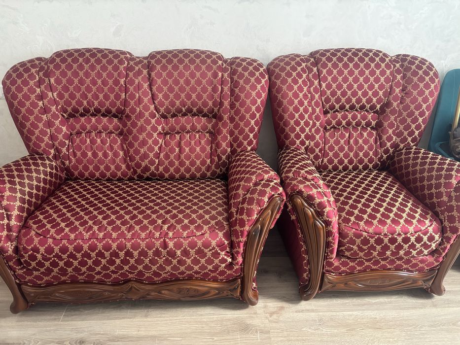 Диван в хорошем состоянии