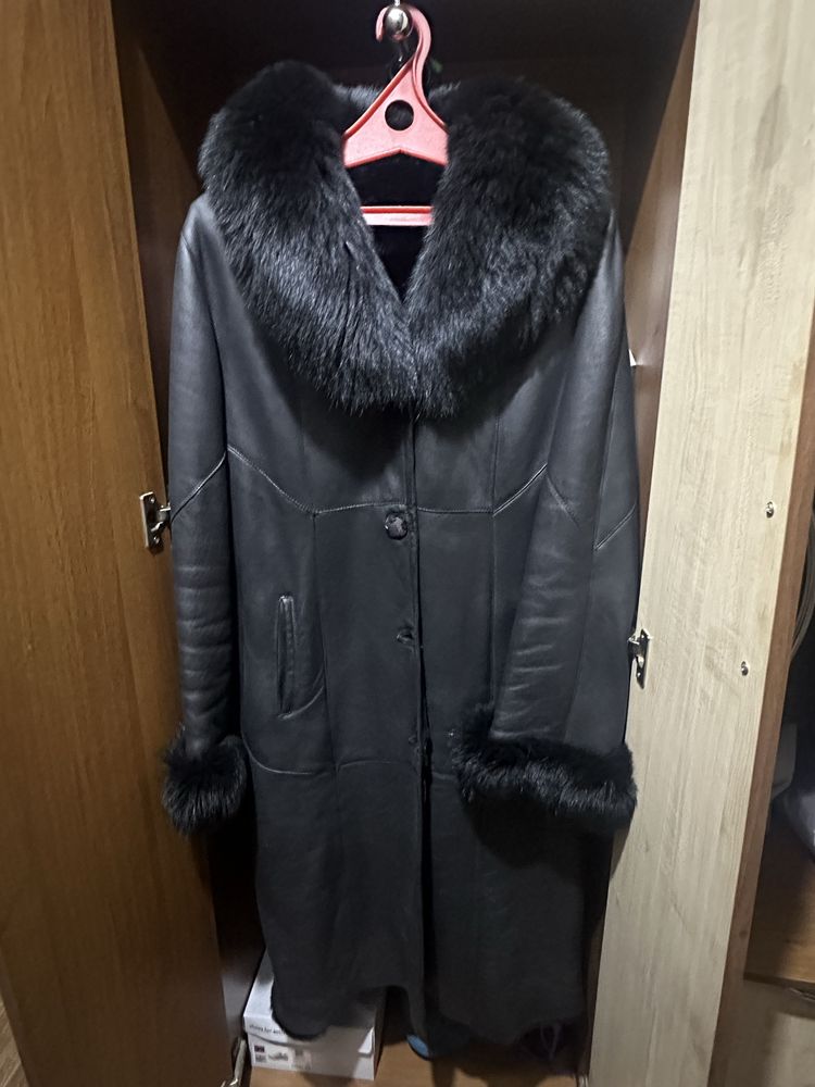 Продам черную дубленку