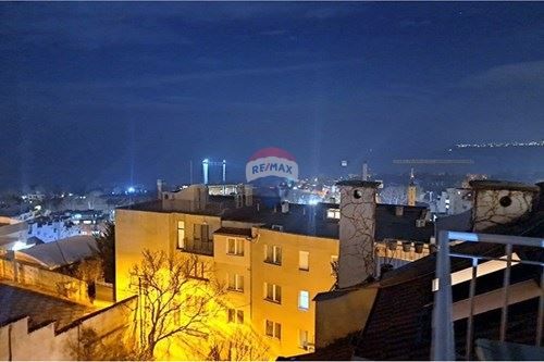 Дава се под наем Тристаен апартамент в Варна, Бриз - 150 кв.м за 850 € - Снимка #11