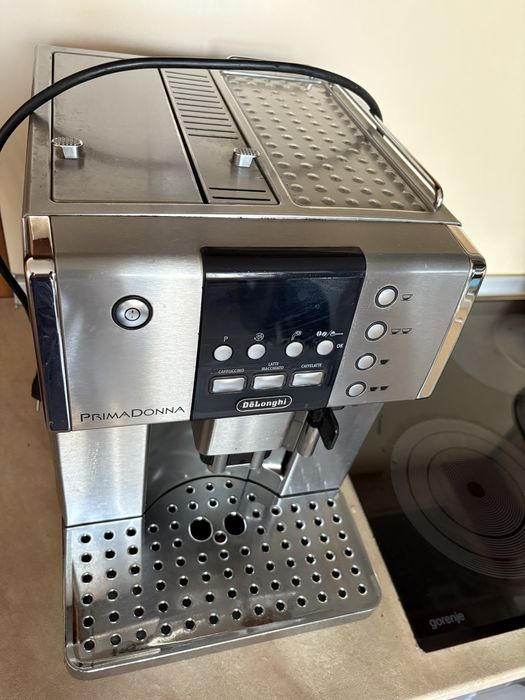 Кафе машина Delnghi PrimaDonna ESAM 6600