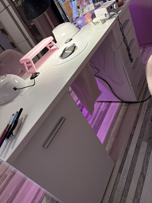 Masa de unghii cu gel