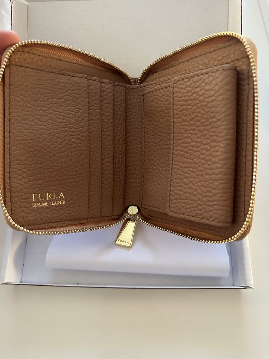 Дамски портмонета FURLA. Различни видове