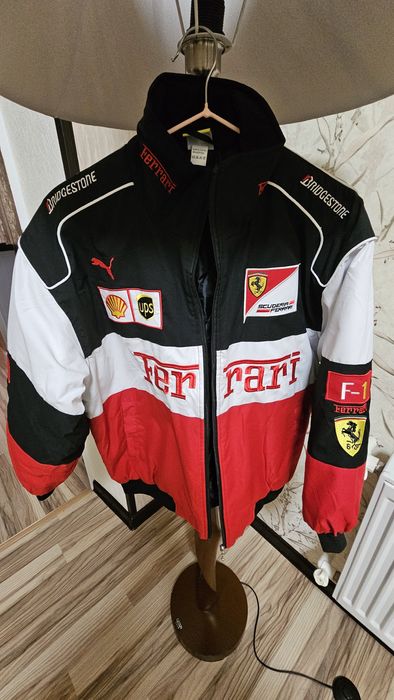 Продаю куртку- бомбер