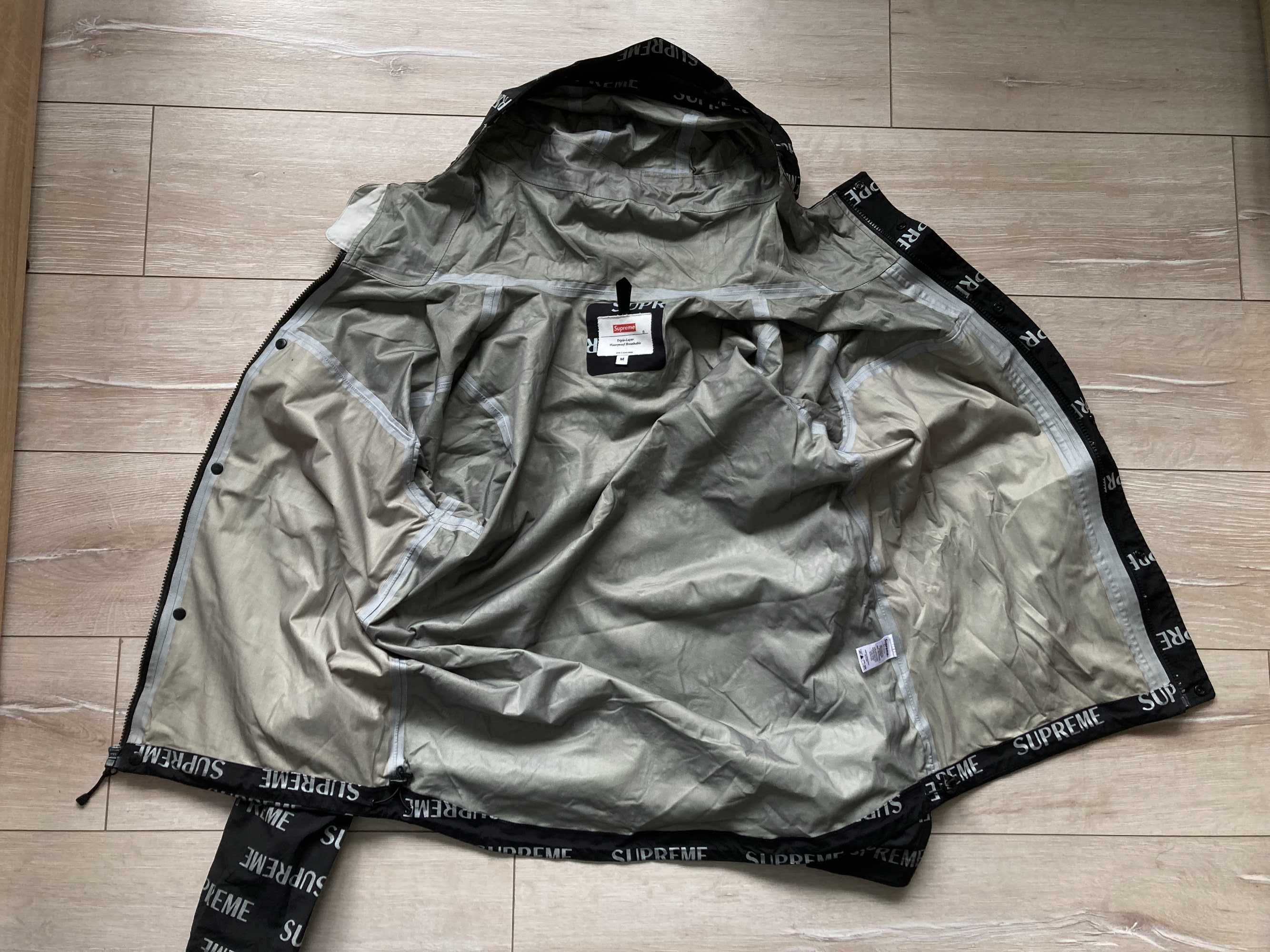 Supreme 3M Reflective Typle Layer Waterproof мъжко водоустойчиво яке M