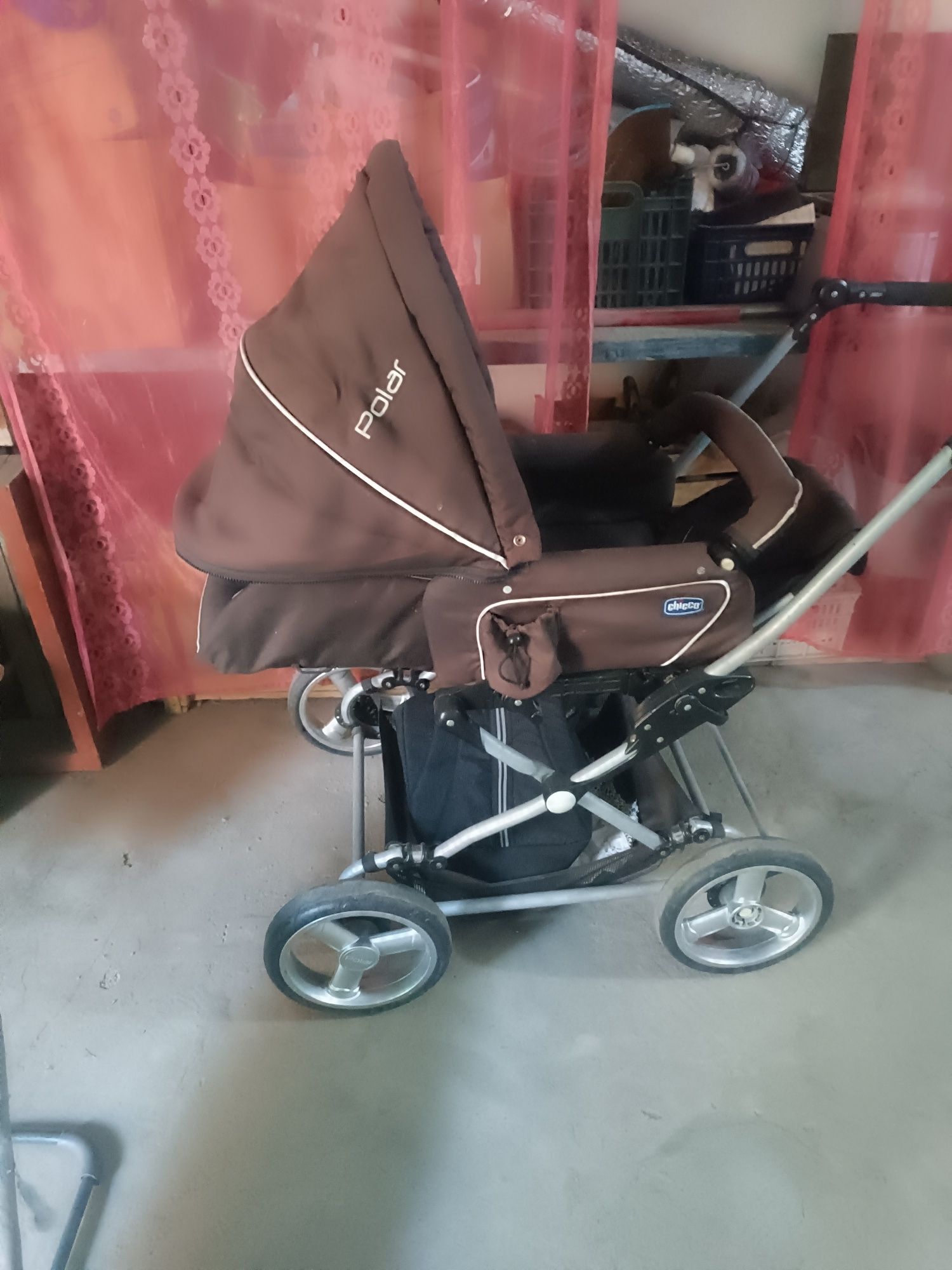 Продаю детскую коляску и качалку тоже