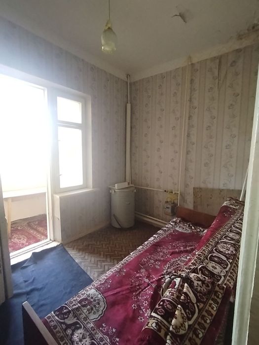 Чирчик шахрида Аранчада гарадокда 1хонали Уй сотилади мактаб бохча бор