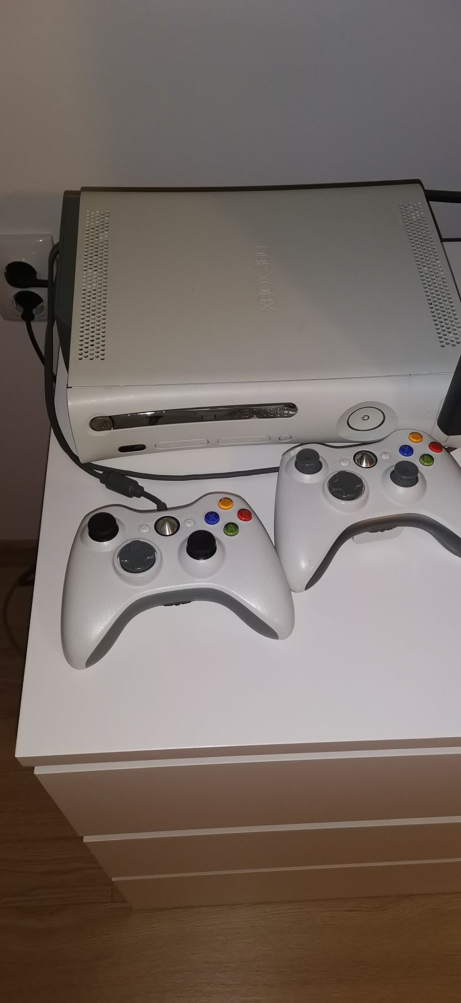 Xbox 360 cu 11 jocuri