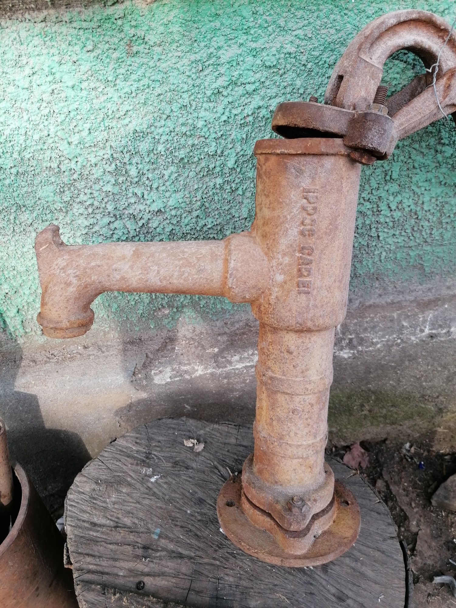 Pompa de apa manuala Carei