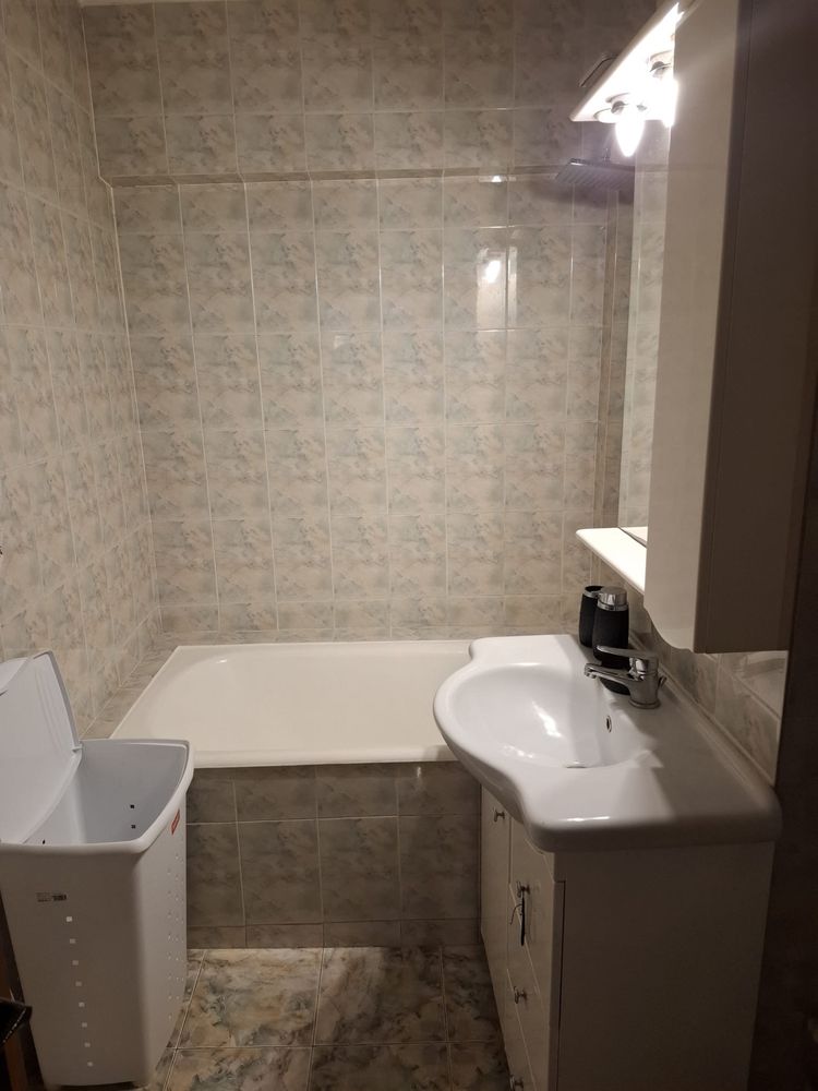 Inchiriez apartament in centru langa Universitate