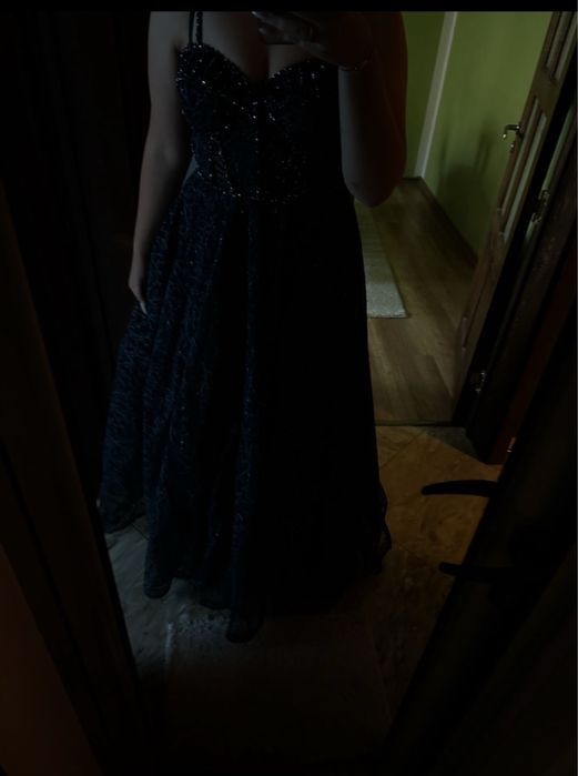 Бална рокля неописуемо красива